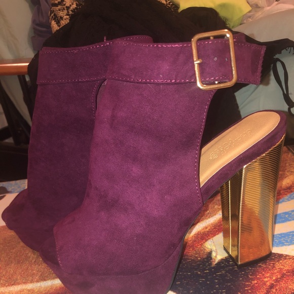 Shoes - Picture 3 of 3